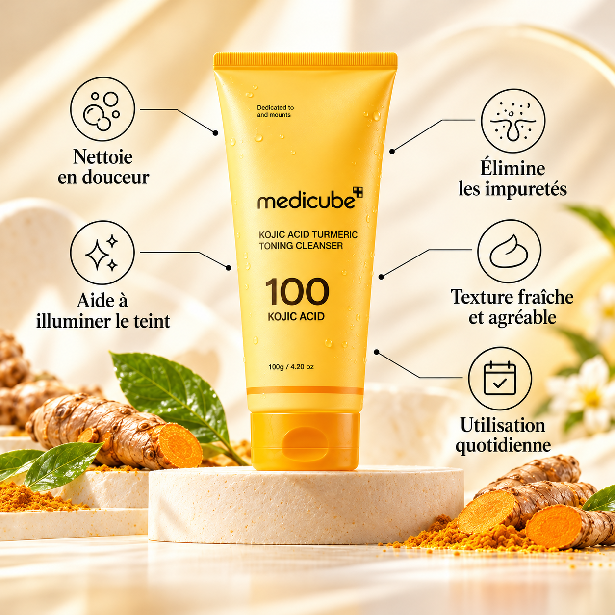 Nettoyant visage Medicube Kojic Acid Turmeric Toning Cleanser au curcuma, présenté avec ses bénéfices pour nettoyer les impuretés et raviver l'éclat du teint.