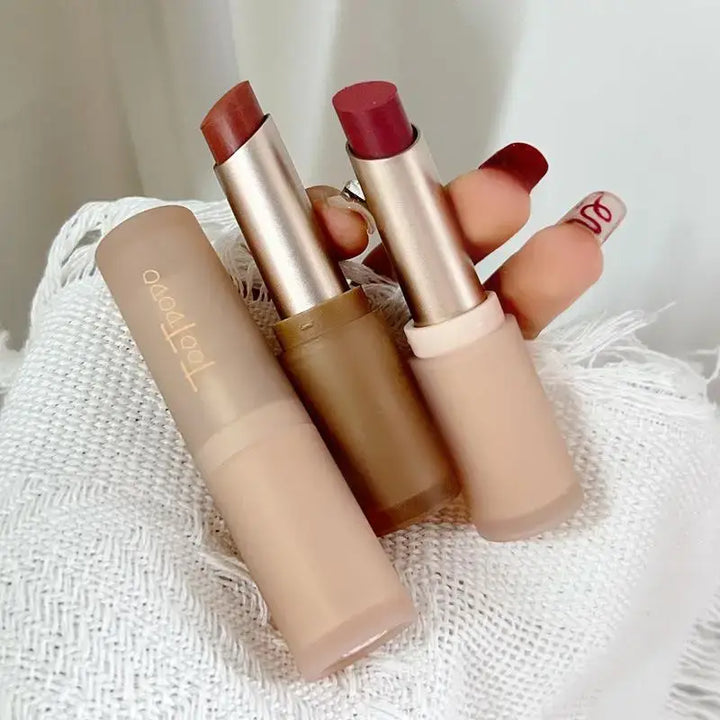 Rouge à Lèvres Velours Hydratant - Teinte Nude Abricot Résistante & Longue Tenue