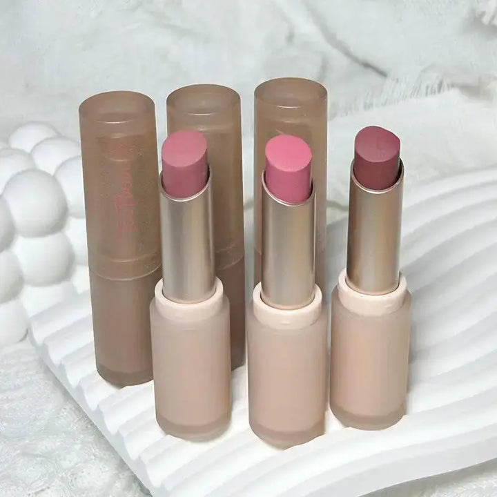 Rouge à Lèvres Velours Hydratant - Teinte Nude Abricot Résistante & Longue Tenue