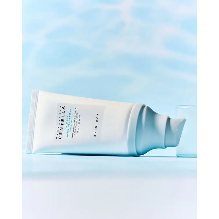 Skin1004 Sérum Solaire Hyalu‑Cica Water-Fit: Centella + Hydratation – 15/50/100 ml - Novaa skin care