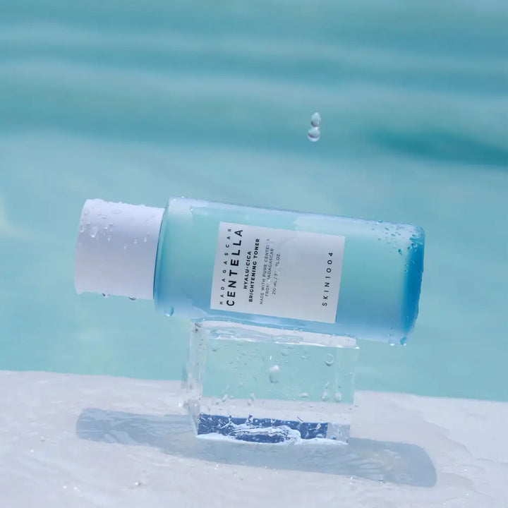Skin1004 Tonique Éclaircissant Hyalu‑Cica: Centella + AHA - 30/210ml - Novaa skin care