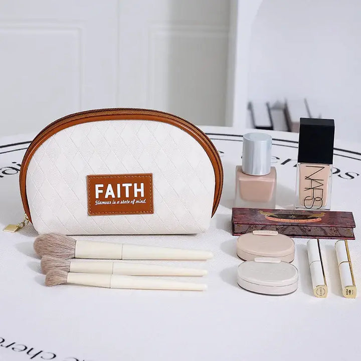 Trousse Maquillage Voyage - Demi-Ronde en Cuir Portable