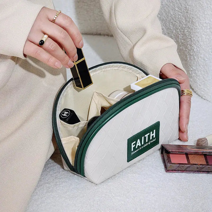 Trousse Maquillage Voyage - Demi-Ronde en Cuir Portable