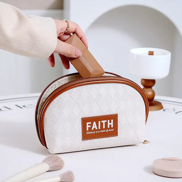 Trousse Maquillage Voyage - Demi-Ronde en Cuir Portable